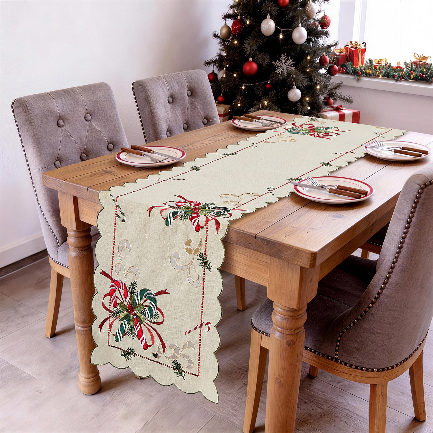 Avanti Candy & Bows Table Runner