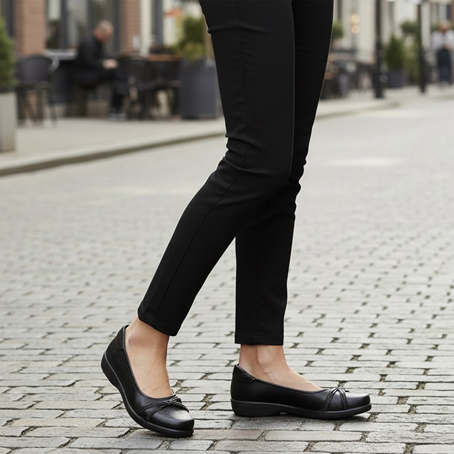 Easy Street Paulie Womens Round Closed Toe Slip-On Shoe