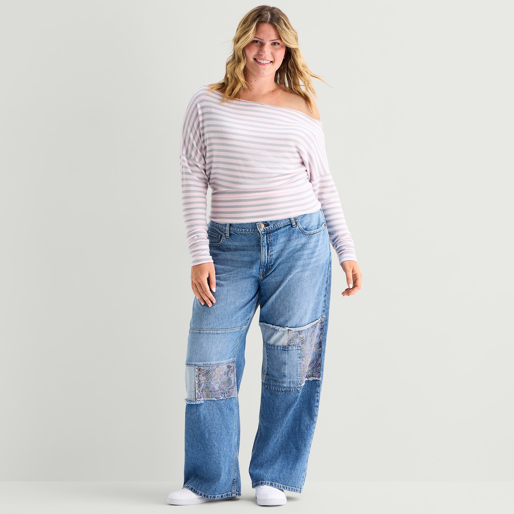 Arizona Womens Juniors Low Rise Straight Leg Jean