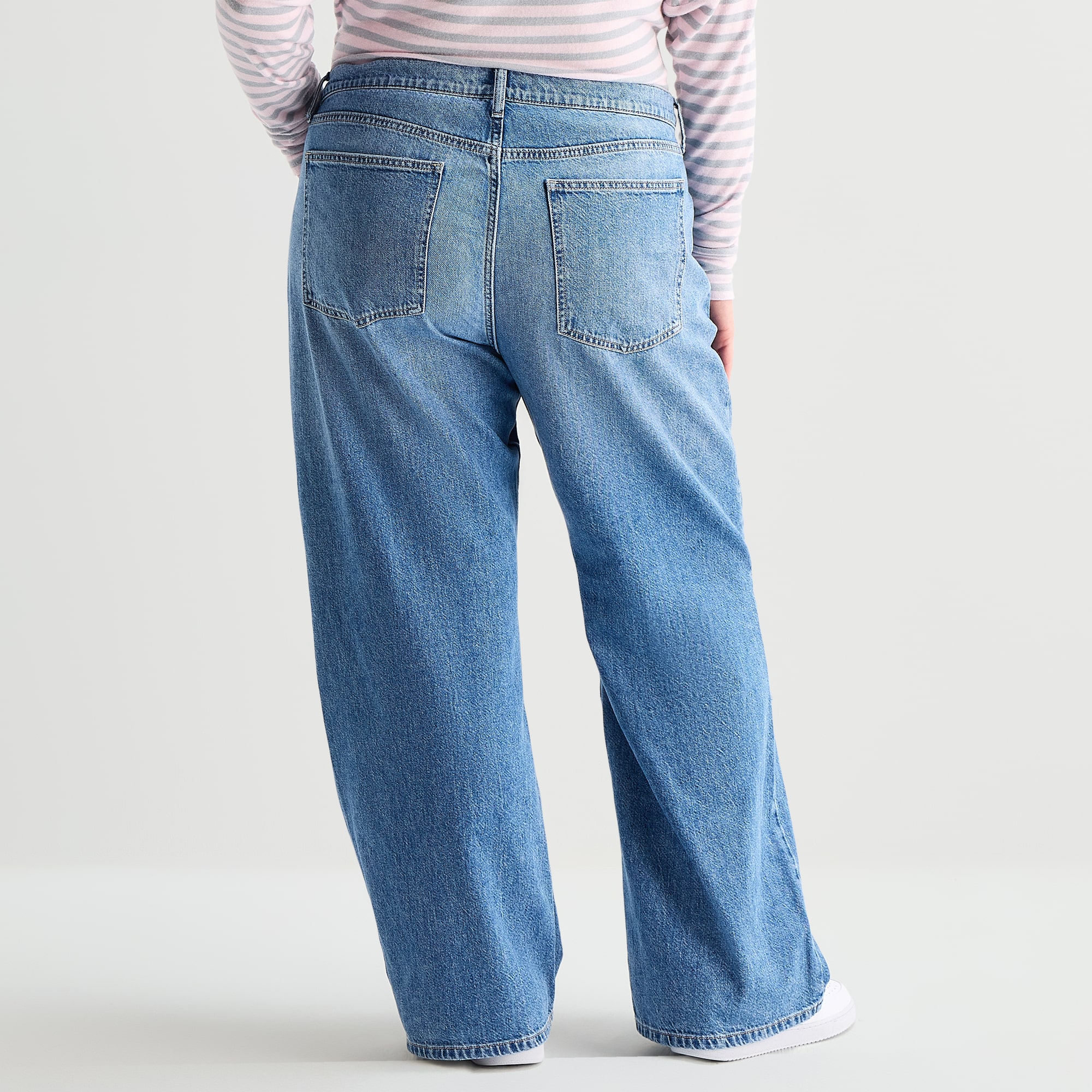 Arizona Womens Juniors Low Rise Straight Leg Jean