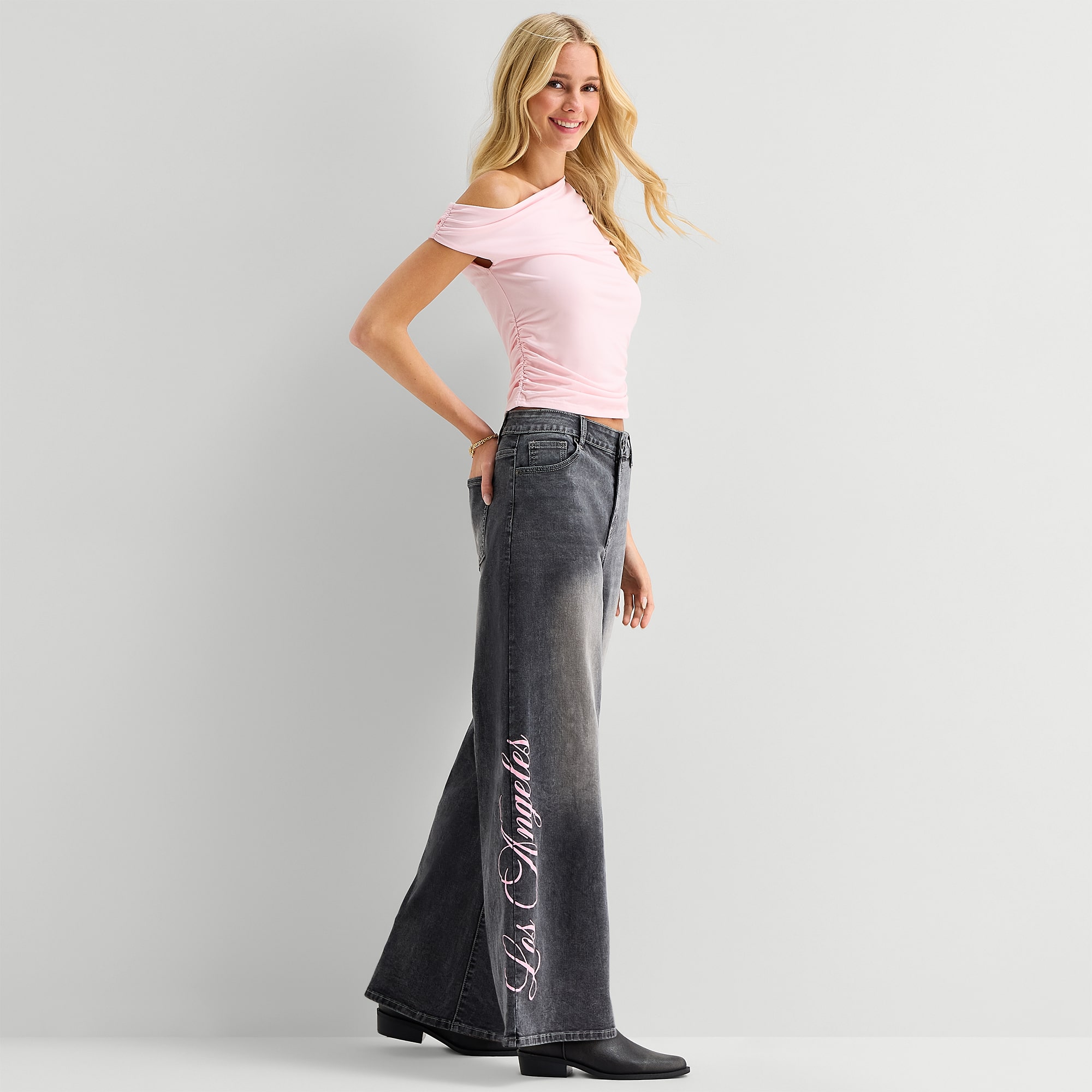 Forever 21 Womens Juniors Low Rise Loose Fit Jean