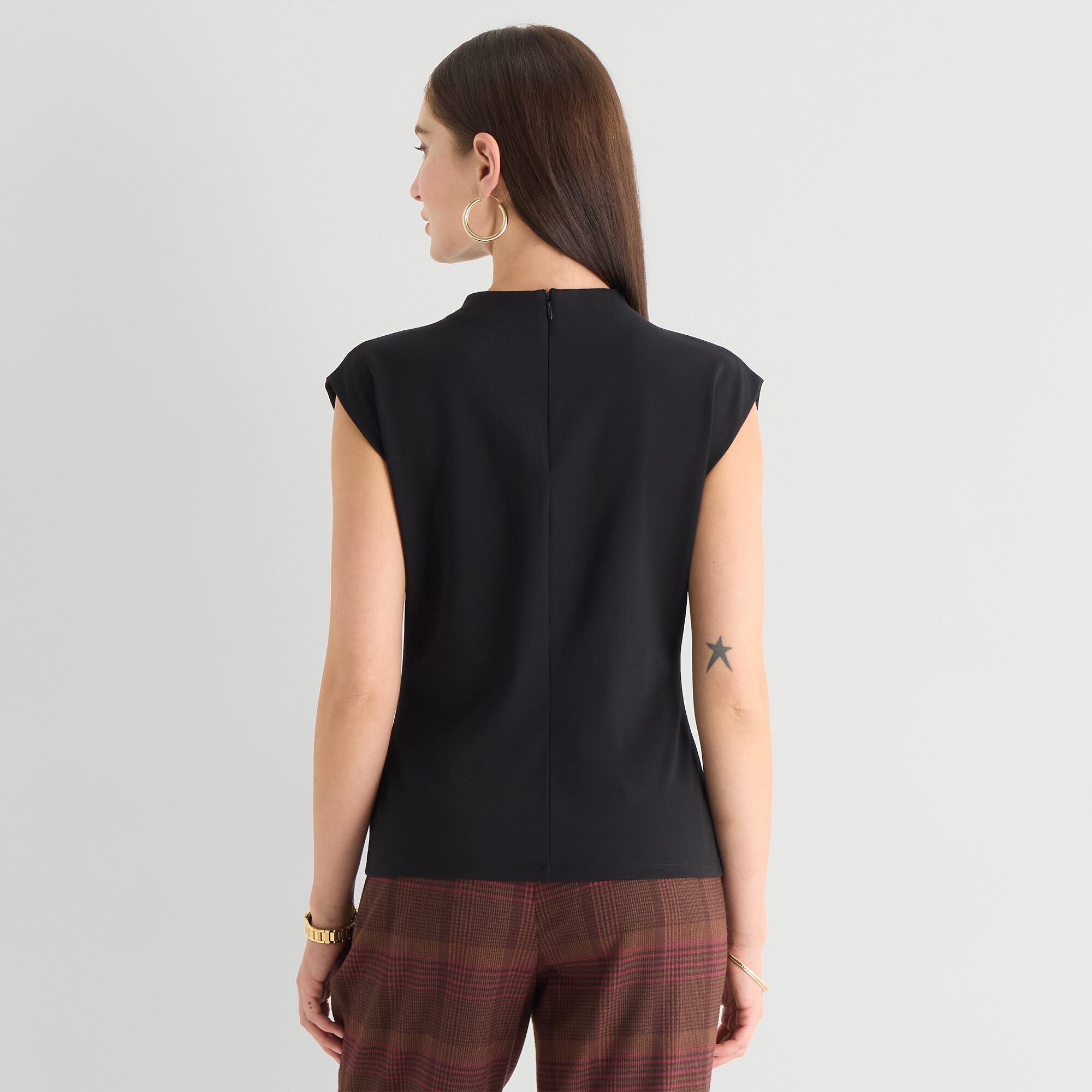 Worthington Womens Sleeveless Mock Neck Top