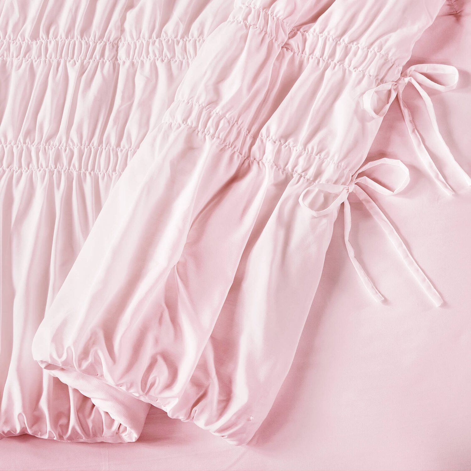 Intelligent Design Amelie Ruched Bow Tie Easy Care Comforter Set