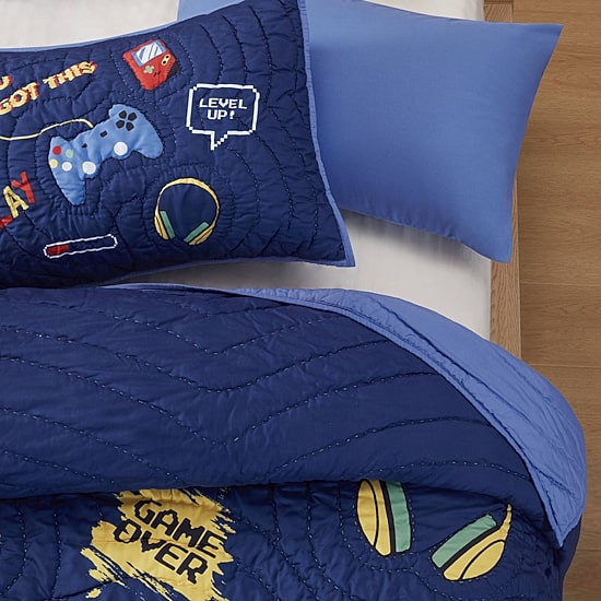 Intelligent Design Felix Gaming Embroidered Hand Quilting Quilt Set