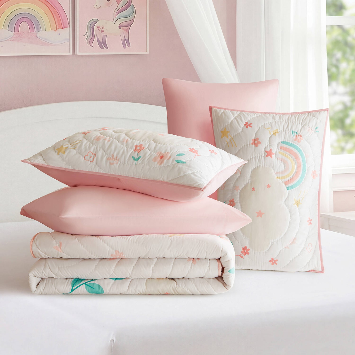 Intelligent Design Kayla Unicorn Applique Hand Quilting Quilt Set