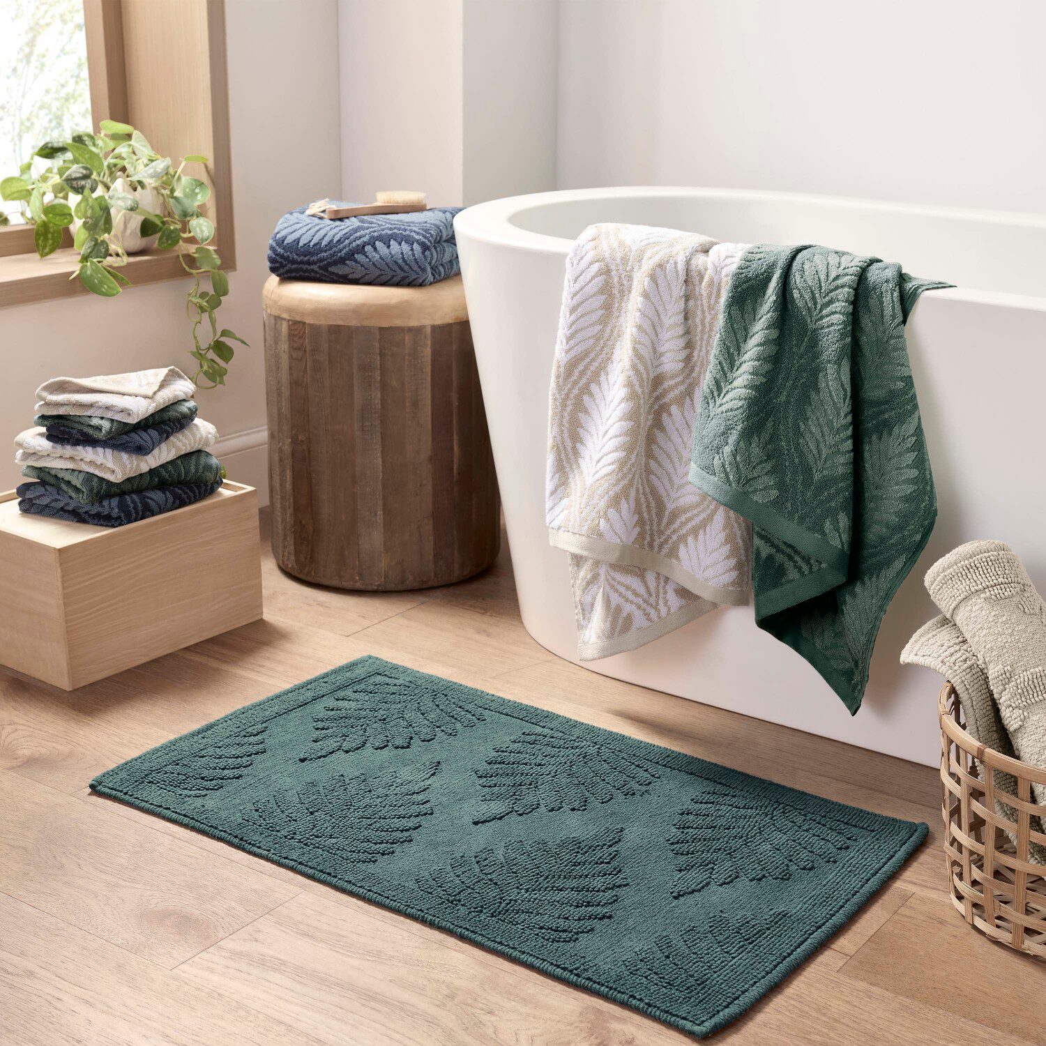 Martex Fern Ogee Quick Dry Floral Bath Towel