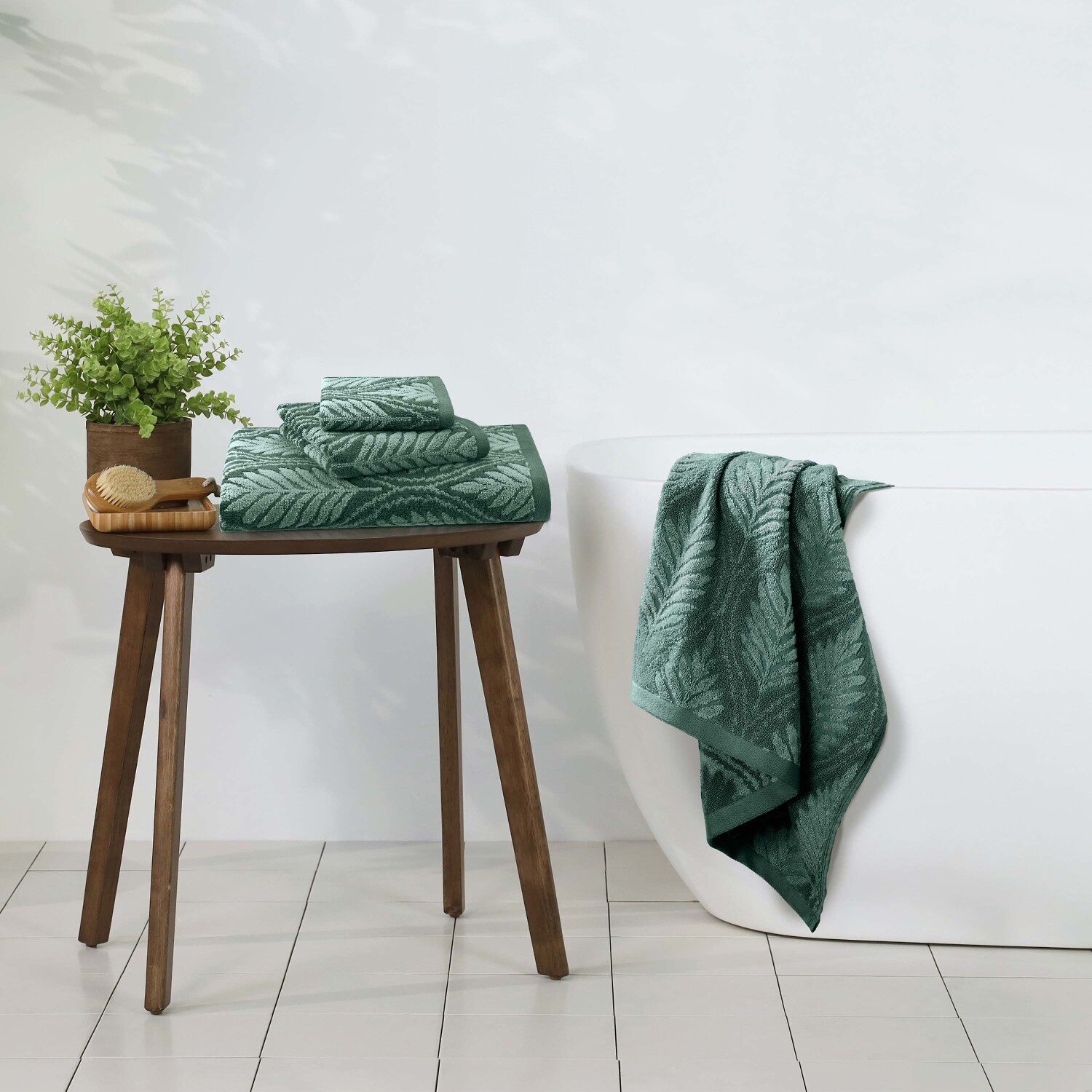 Martex Fern Ogee Quick Dry Floral Bath Towel