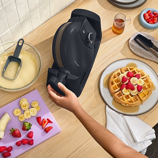 bella™ Golden Rotating Waffle Maker