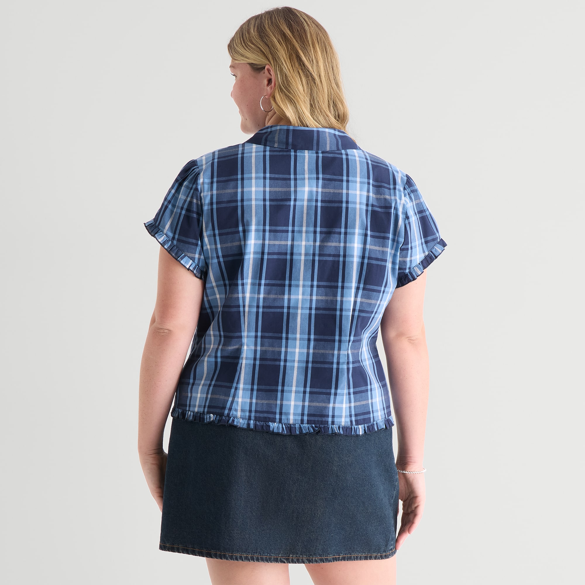 Forever 21 Womens Juniors Plus Crew Neck Puffed Short Sleeve Regular Fit Button-Down Shirt