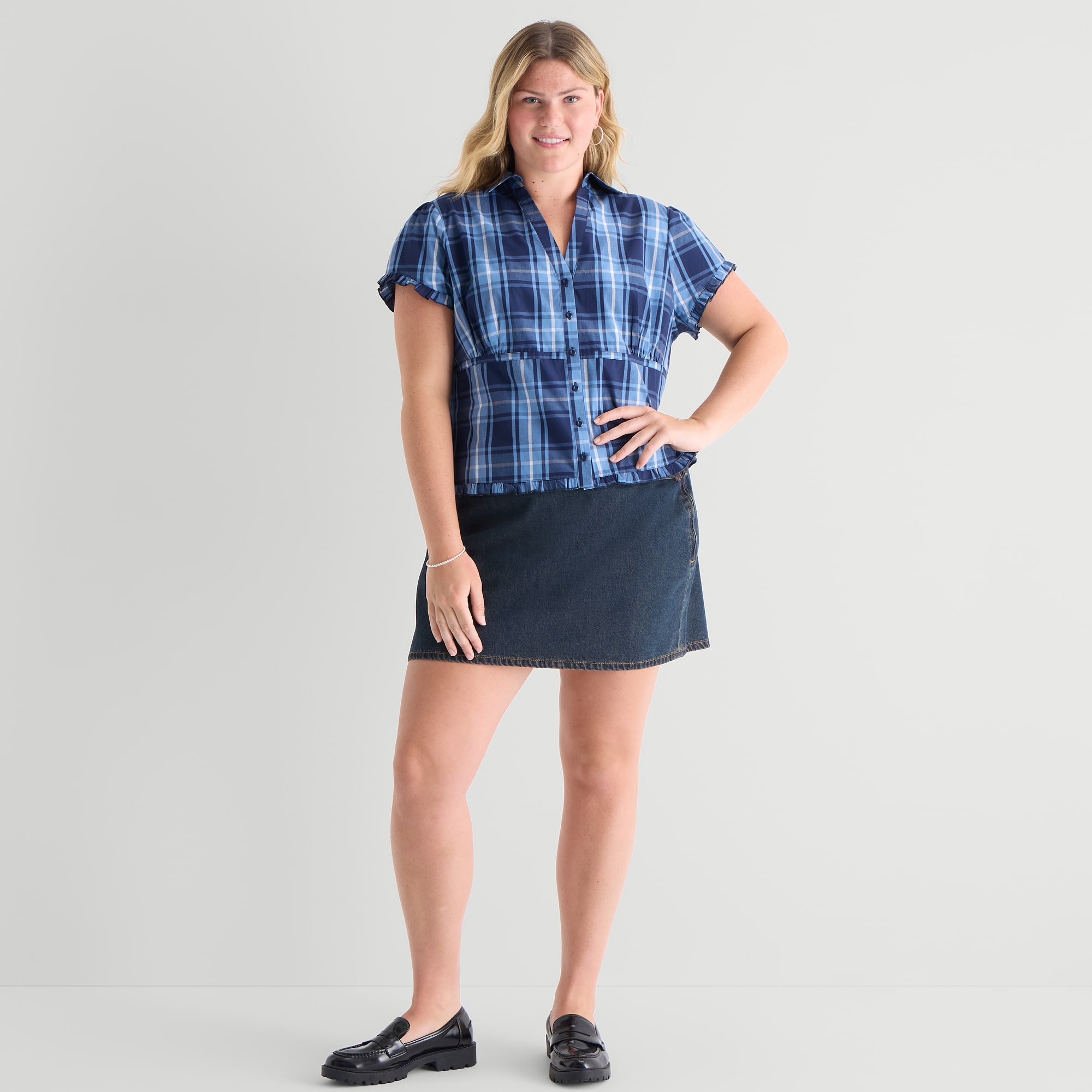 Forever 21 Womens Juniors Plus Crew Neck Puffed Short Sleeve Regular Fit Button-Down Shirt