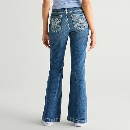 Arizona Curvy Womens Juniors Low Rise Bootcut Jean