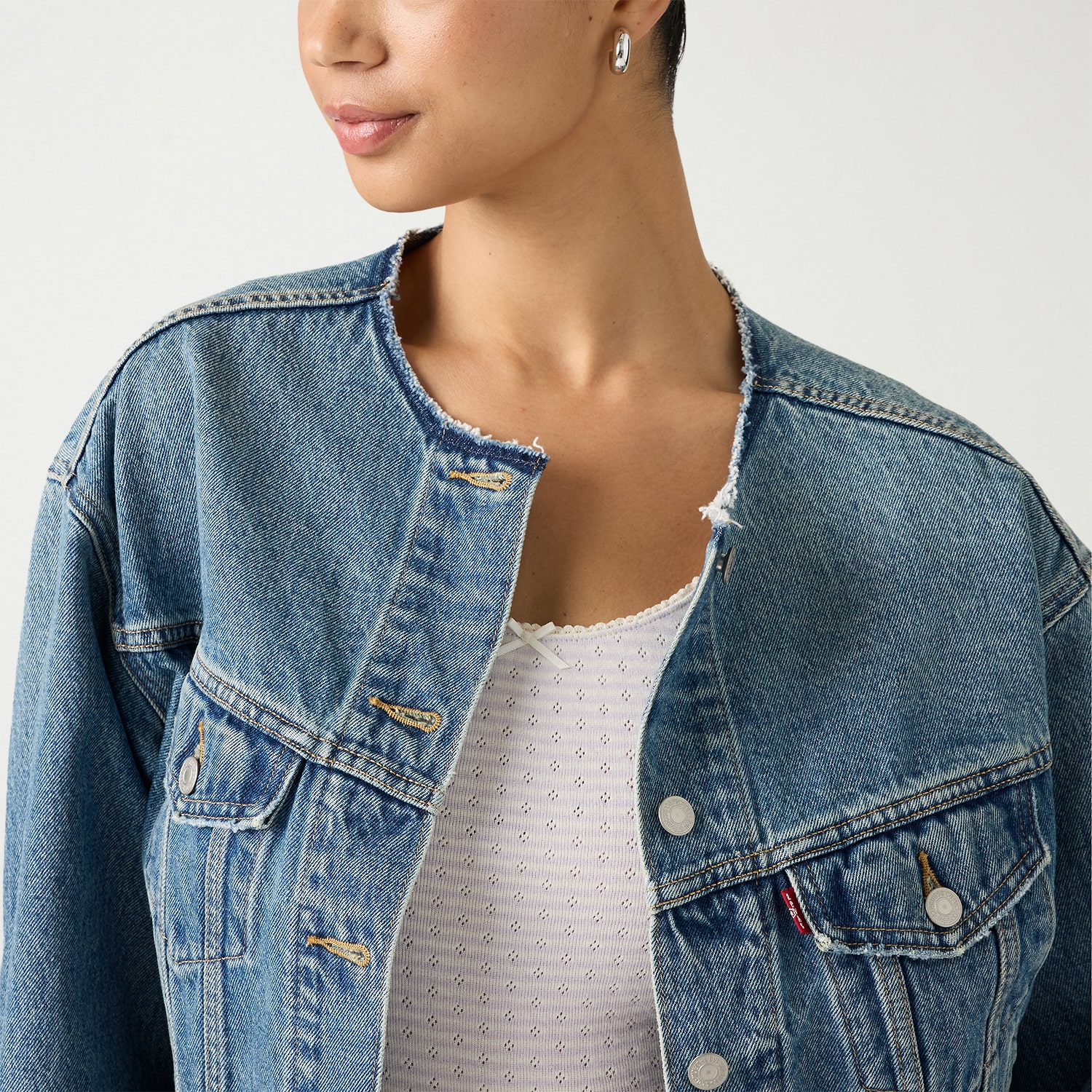 Levi's® Women's Collarless Shruken 90's Trucker Jacket