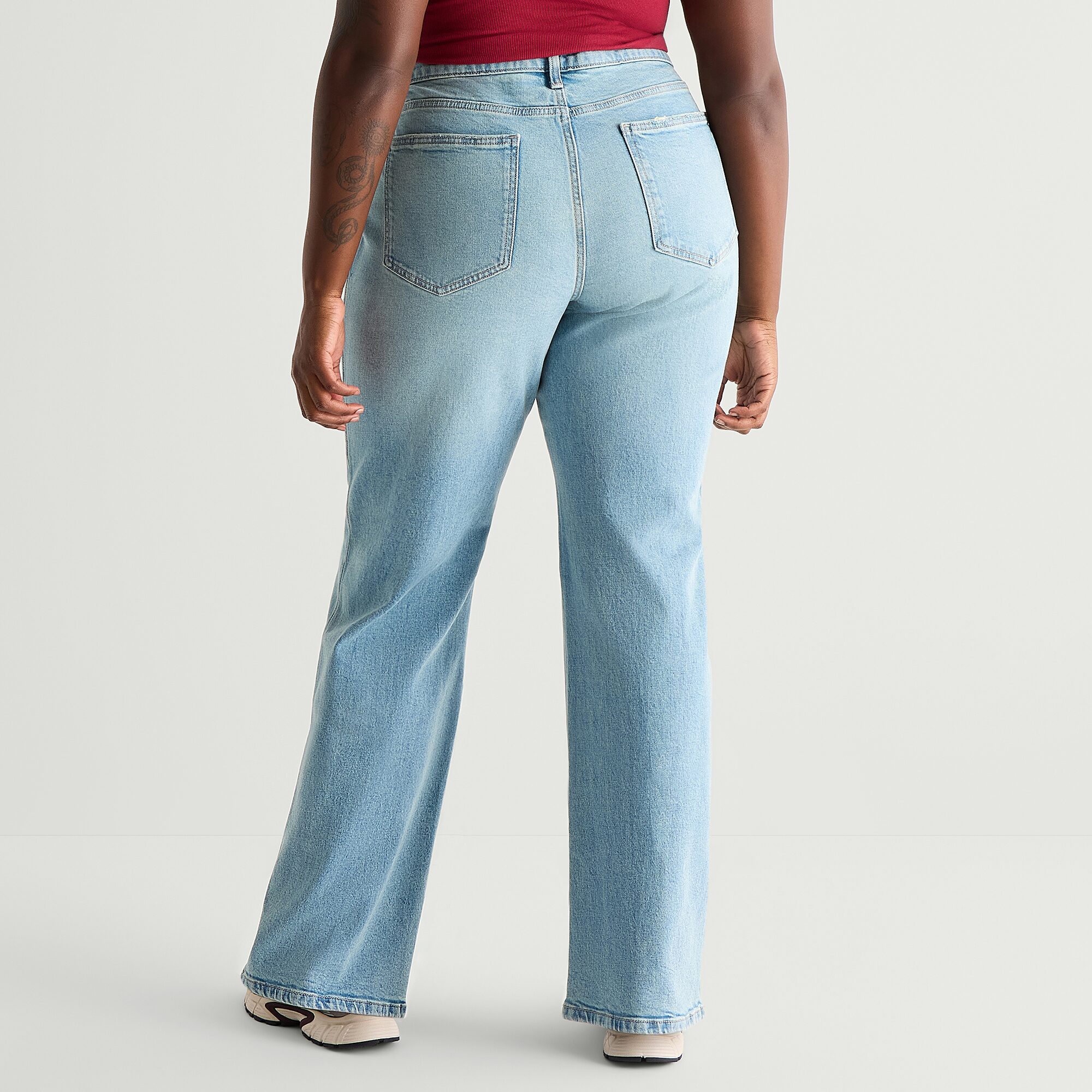 Arizona Womens Juniors Plus Low Rise Straight Leg Jean
