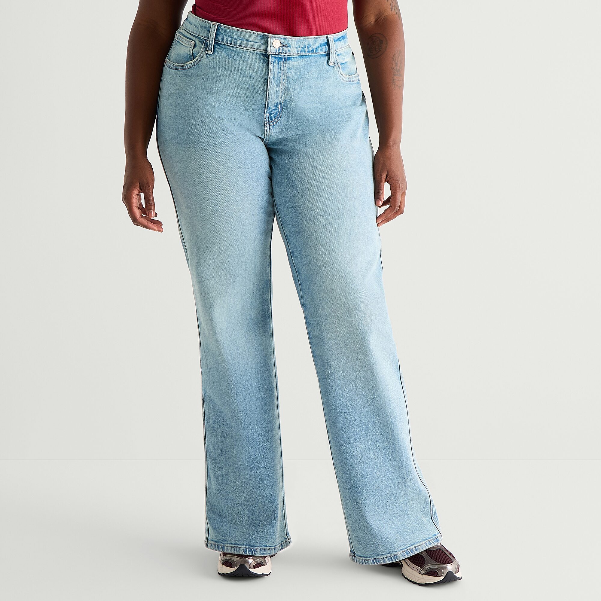 Arizona Womens Juniors Plus Low Rise Straight Leg Jean