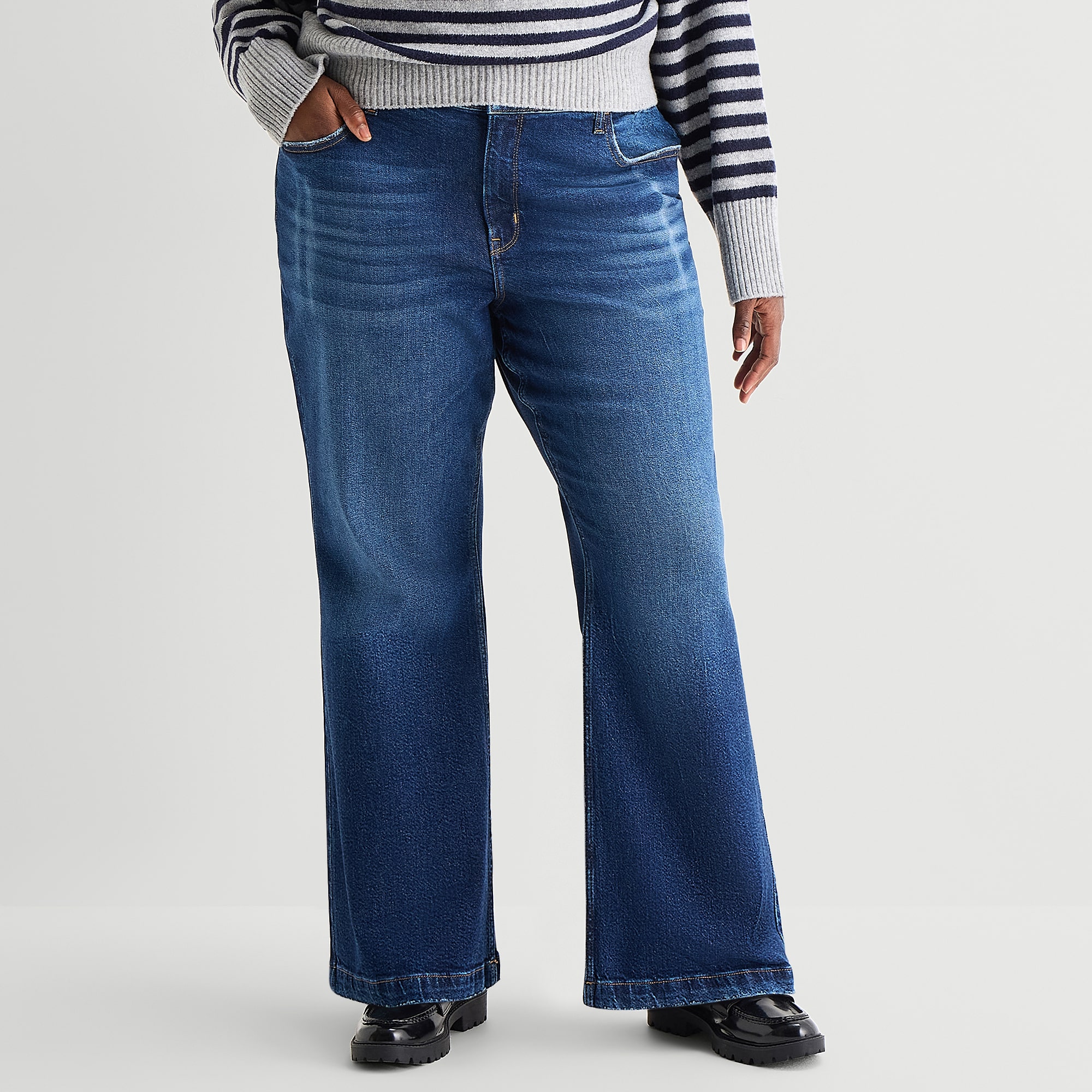 Arizona Curvy Womens Juniors Plus High Rise Bootcut Jean