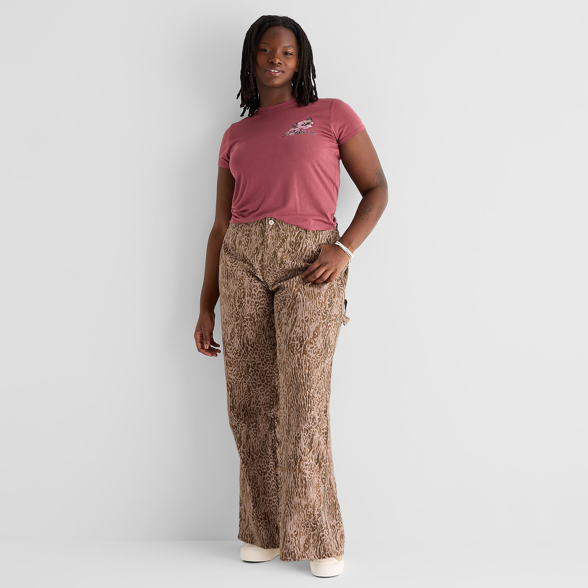 Arizona Womens Juniors Plus Low Rise Straight Leg Jean