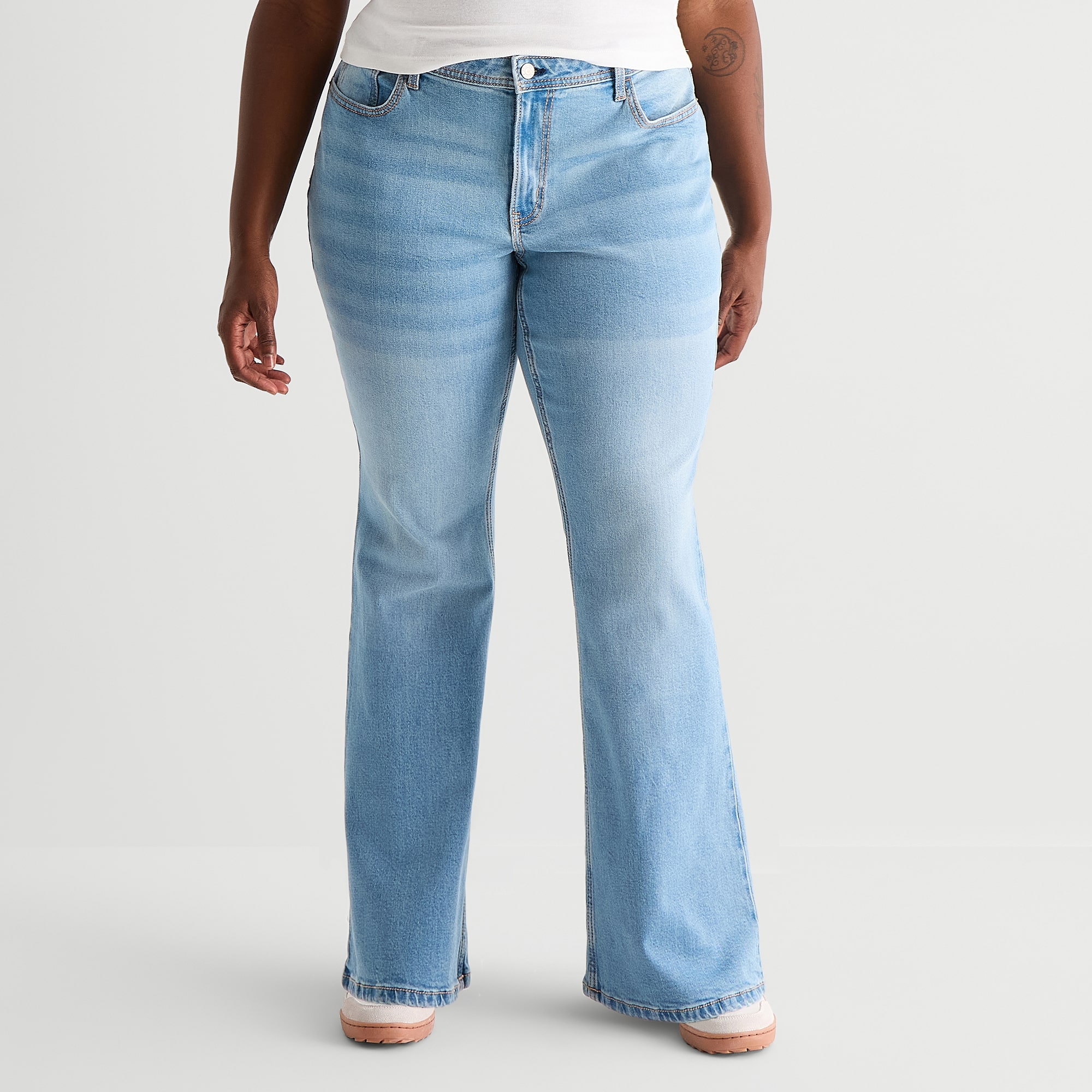 Arizona Womens Juniors Plus Low Rise Bootcut Jean