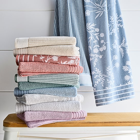 Linden Street Textured Geometric Bath Towel
