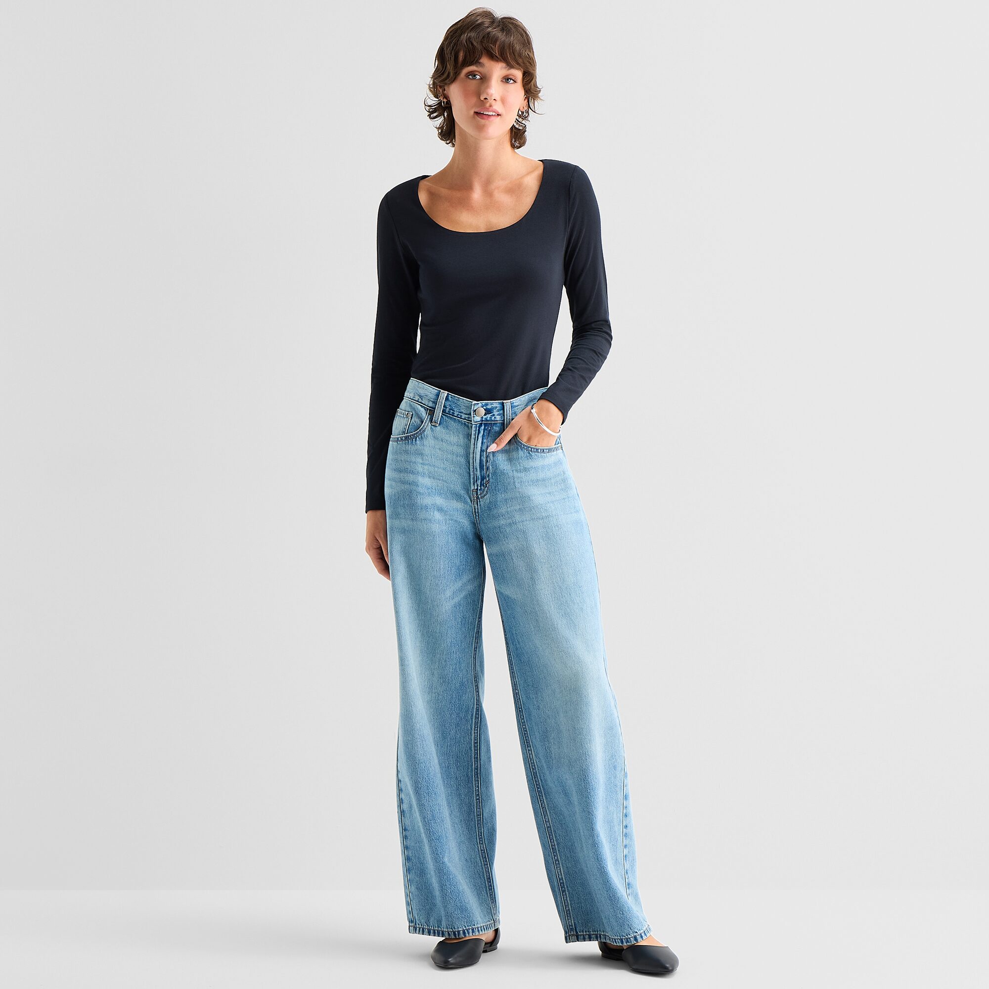 A.N.A Womens Scoop Neck Long Sleeve T-Shirt
