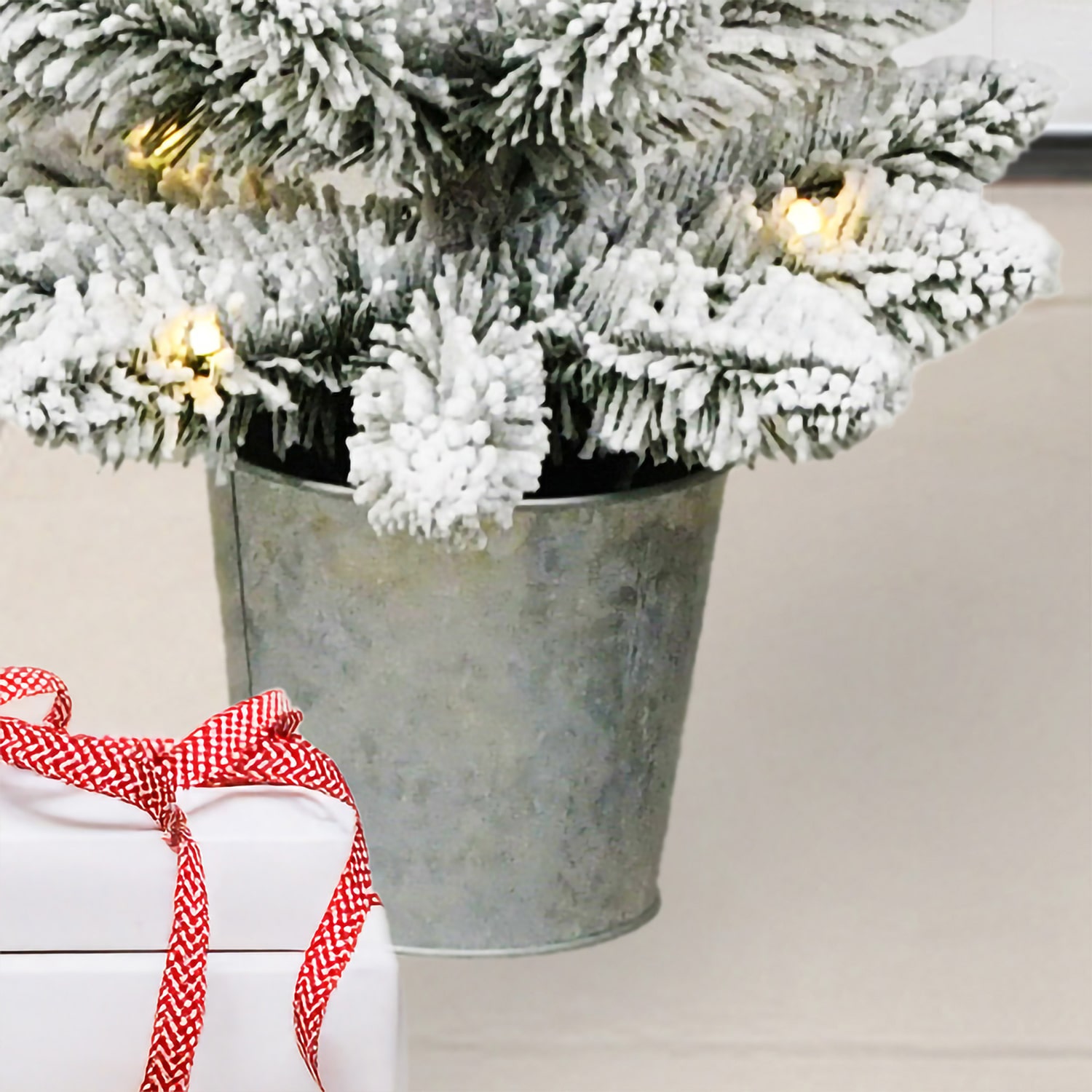 Traditional 3 Foot Potted Pine Christmas Tree