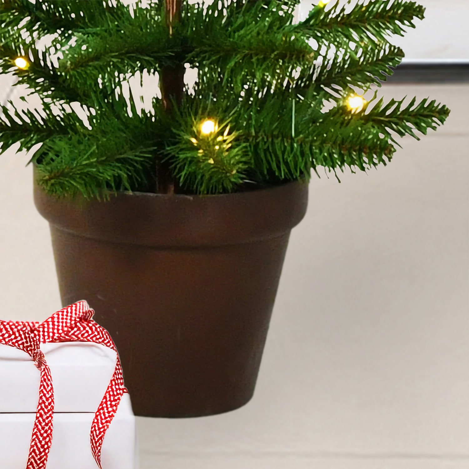 Traditional 3 Foot Potted Pine Christmas Tree