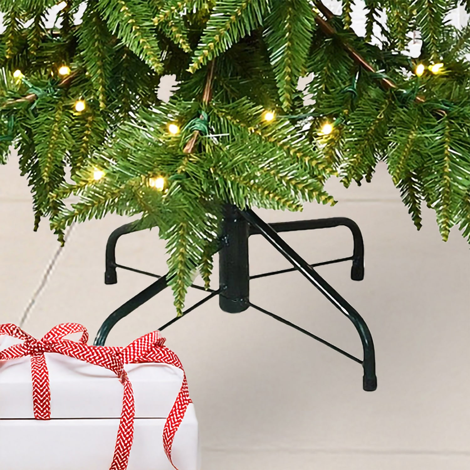Traditional 5 Foot Pre-Lit Pine Christmas Tree