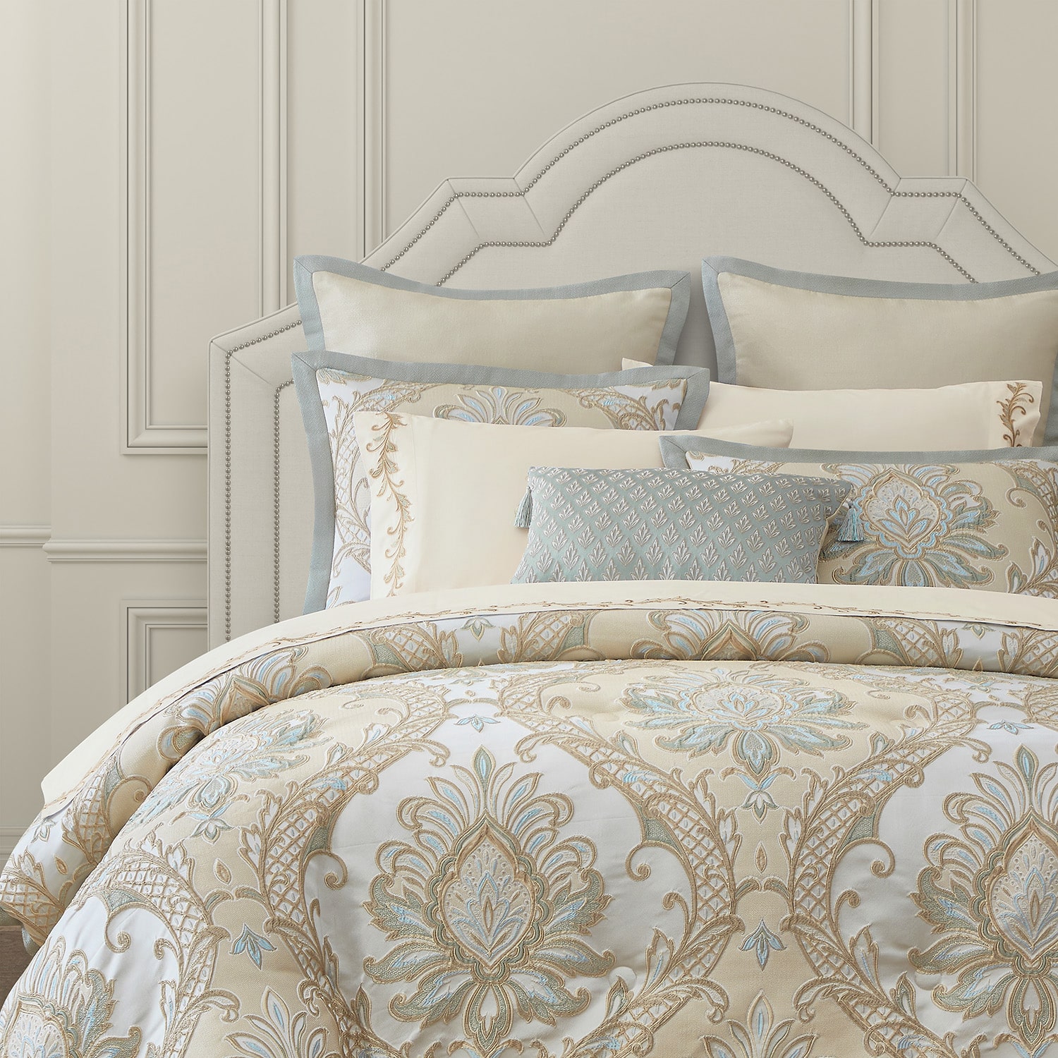 Queen Street Reina 4-pc. Comforter Set