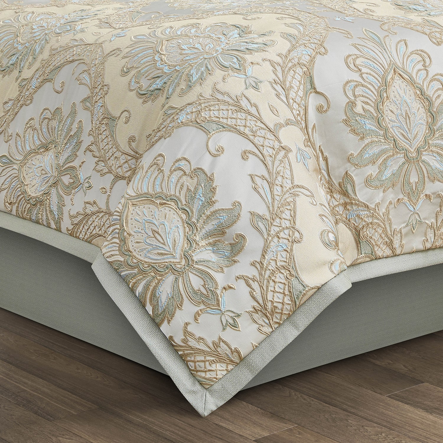 Queen Street Reina 4-pc. Comforter Set