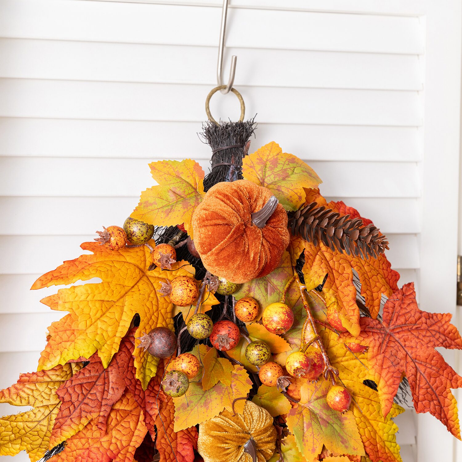 Glitzhome 28" Pinecone And Berry Wreath