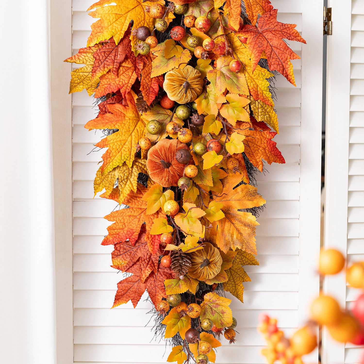 Glitzhome 28" Pinecone And Berry Wreath