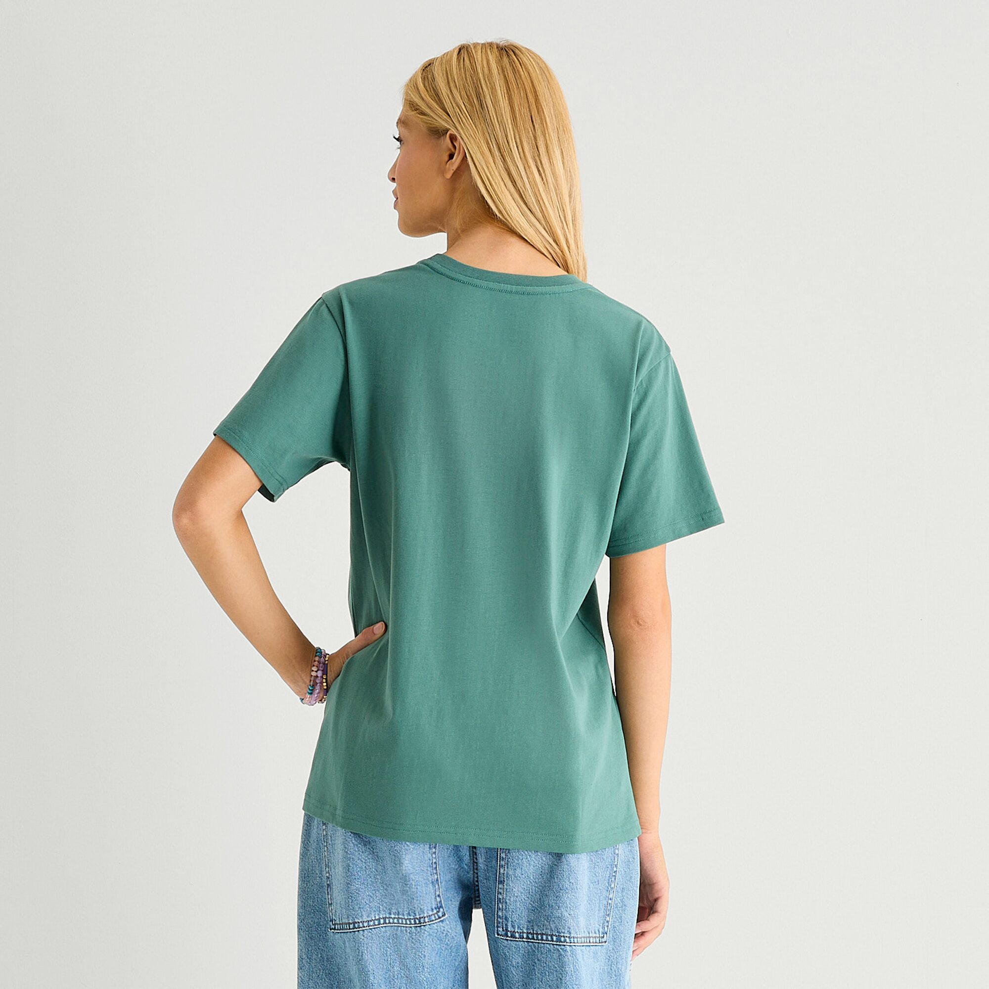 Grayson Threads, The Label Cinnamoroll Boyfriend Tee Womens Juniors Crew Neck Short Sleeve Relaxed Fit Graphic T-Shirt