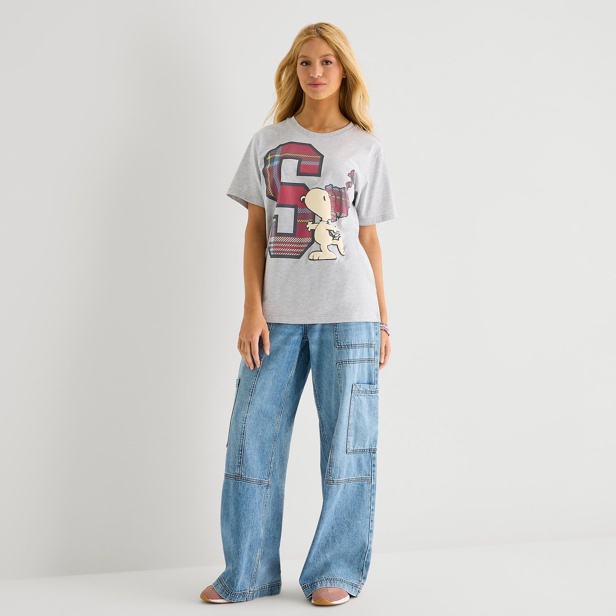 Grayson Threads, The Label Snoopy Holiday Boyfriend Tee Womens Juniors Crew Neck Short Sleeve Relaxed Fit Graphic T-Shirt