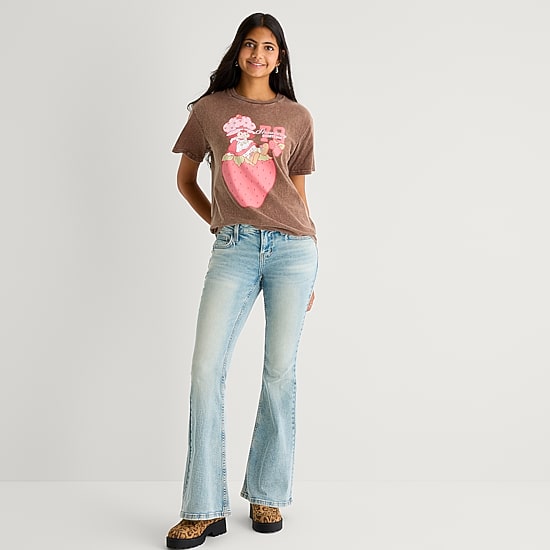 Strawberry Shortcake Boyfriend Tee Womens Crew Neck Short Sleeve Loose Fit Strawberry Shortcake Graphic T-Shirt