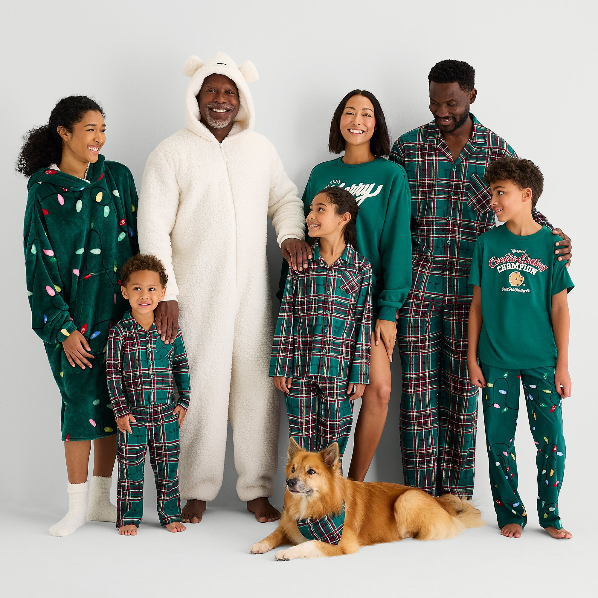North Pole Trading Co. Mens Fleece Long Sleeve 2-pc. Matching Family Pajama Set
