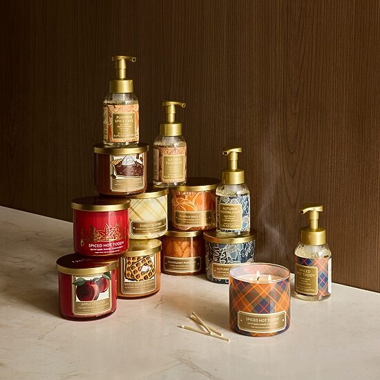 Distant Lands Forest Blooms 3-Wick Scented Jar Candle
