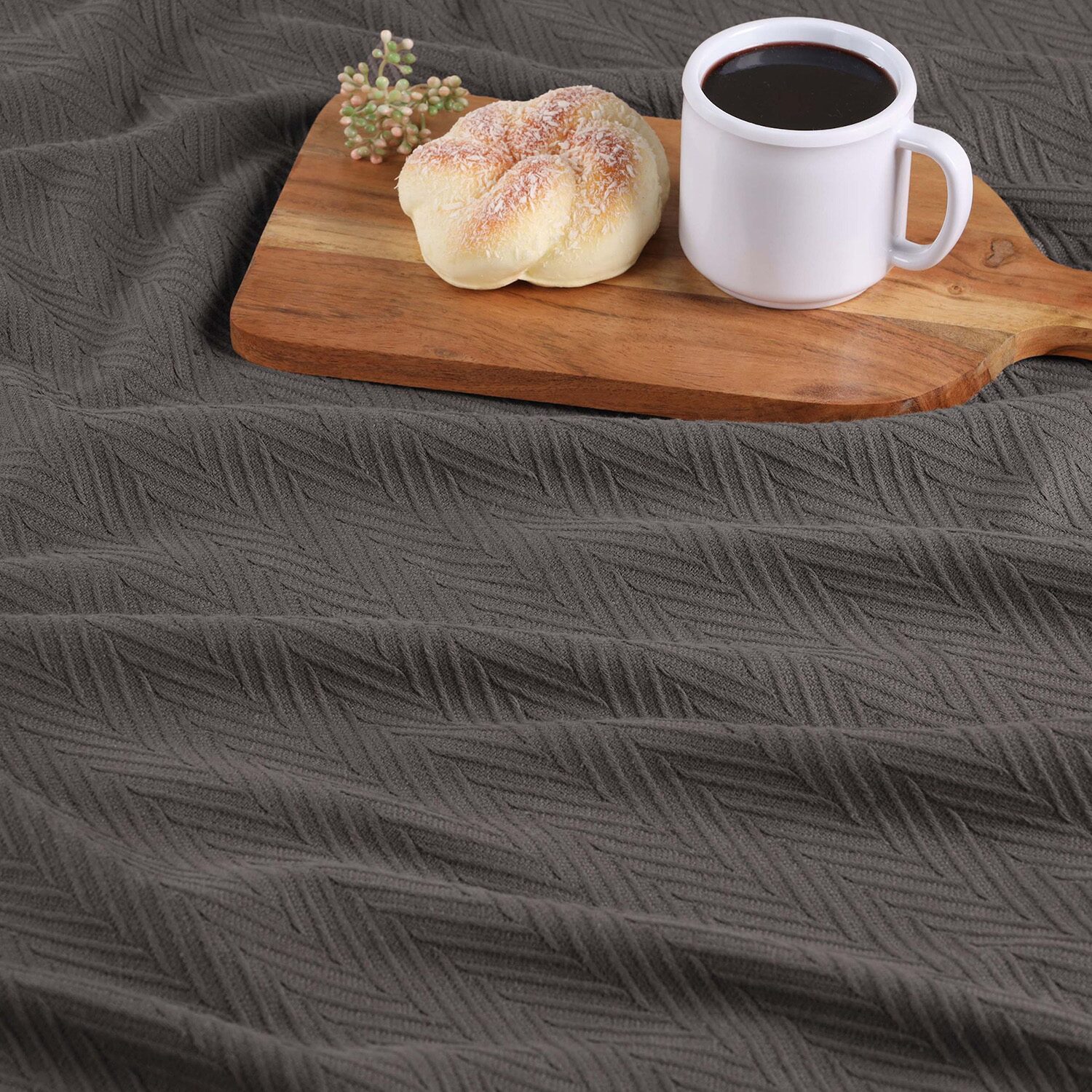 SUPERIOR® Metro Chevronall Season Breathable 100% Cotton Midweight Chevron Blanket