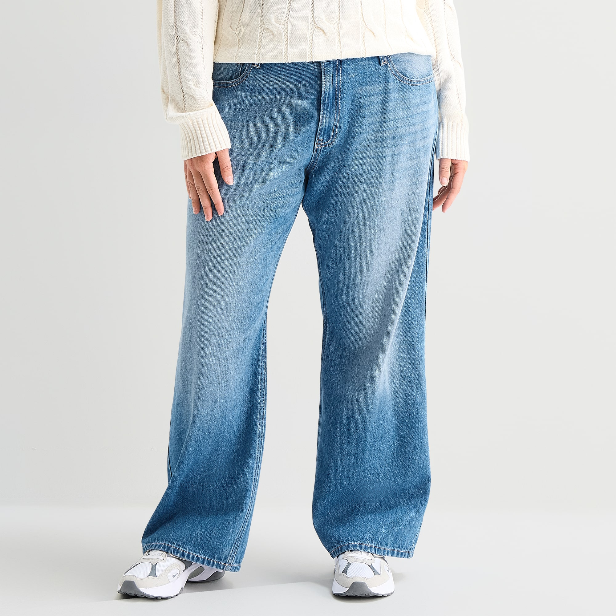 Arizona Womens Juniors Low Rise Straight Leg Jean