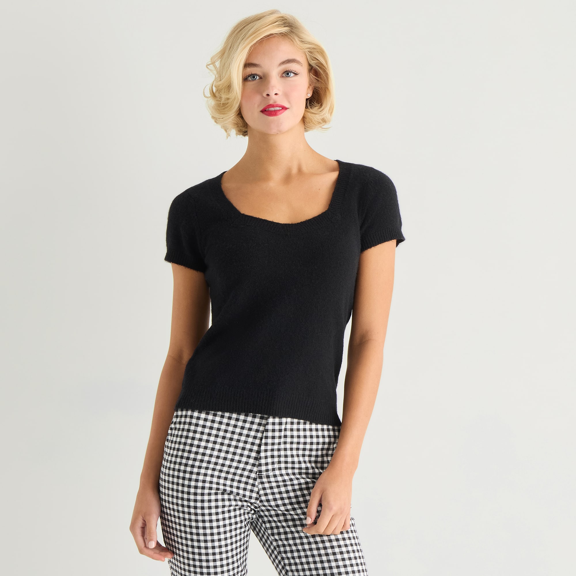 Marilyn Monroe Womens Sweetheart Neck Short Sleeve Pullover Sweater