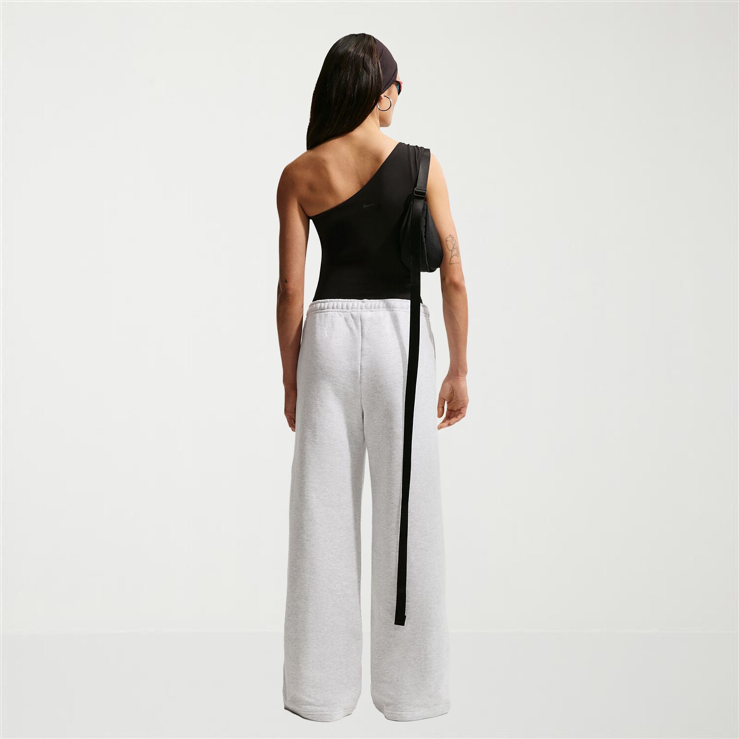 Nike Womens Wide Leg Mid Rise Regular Fit Fleece Active Jogger Pant