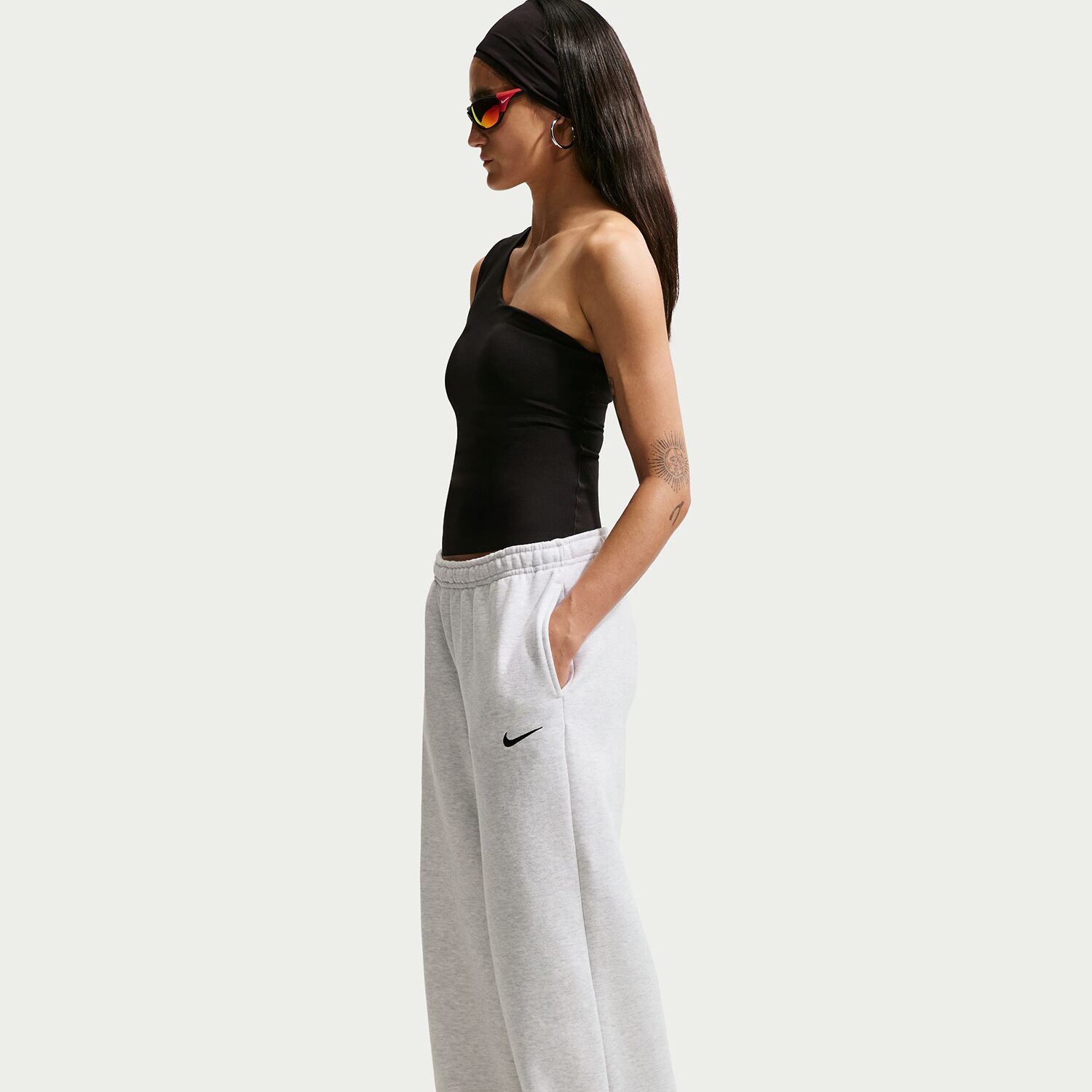 Nike Womens Wide Leg Mid Rise Regular Fit Fleece Active Jogger Pant