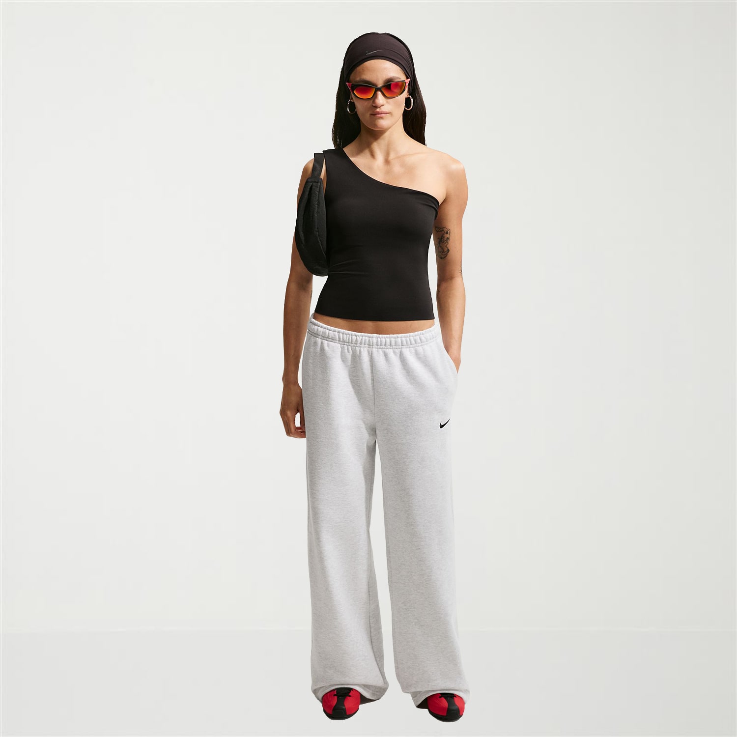 Nike Womens Wide Leg Mid Rise Regular Fit Active Jogger Pant