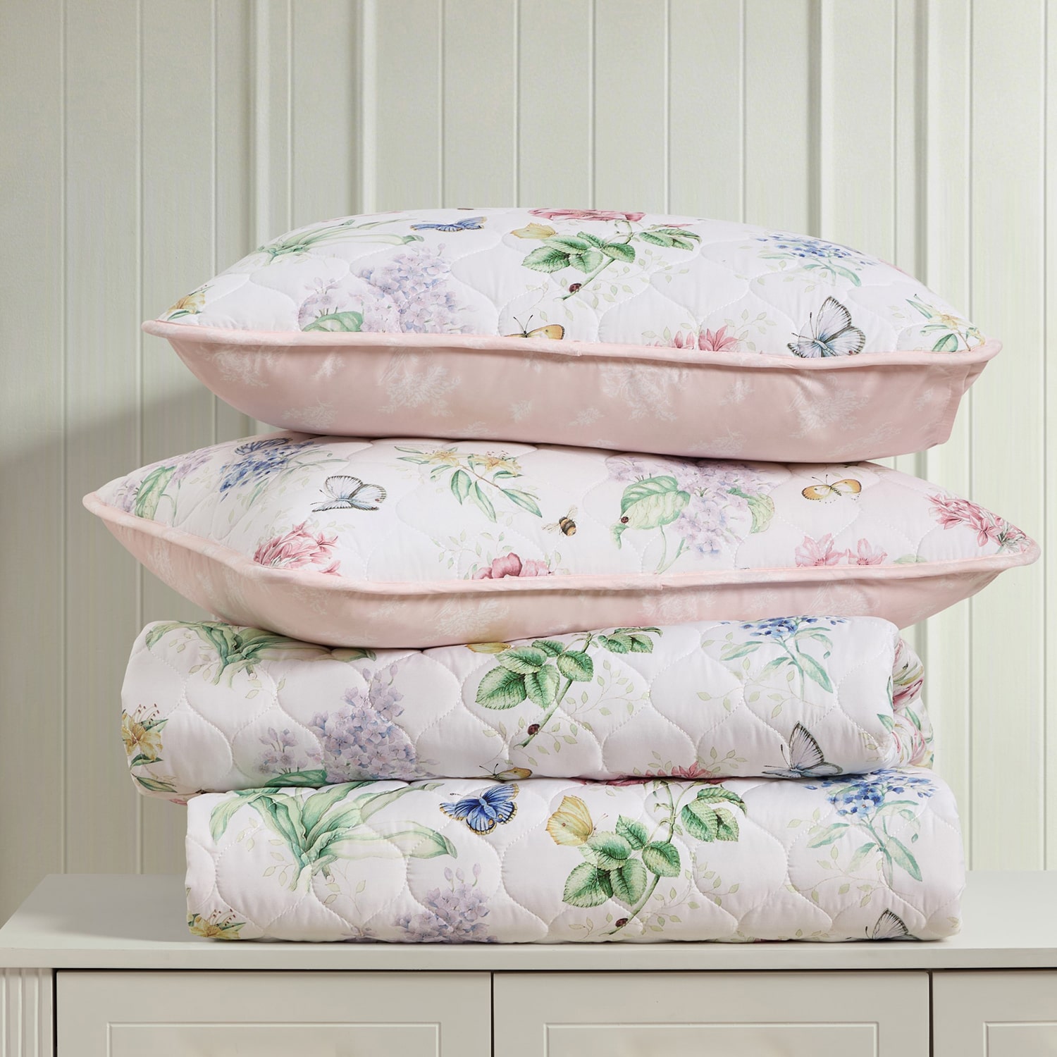 Lenox Printed Reversible Easy Care Wrinkle Resistant Quilt Set