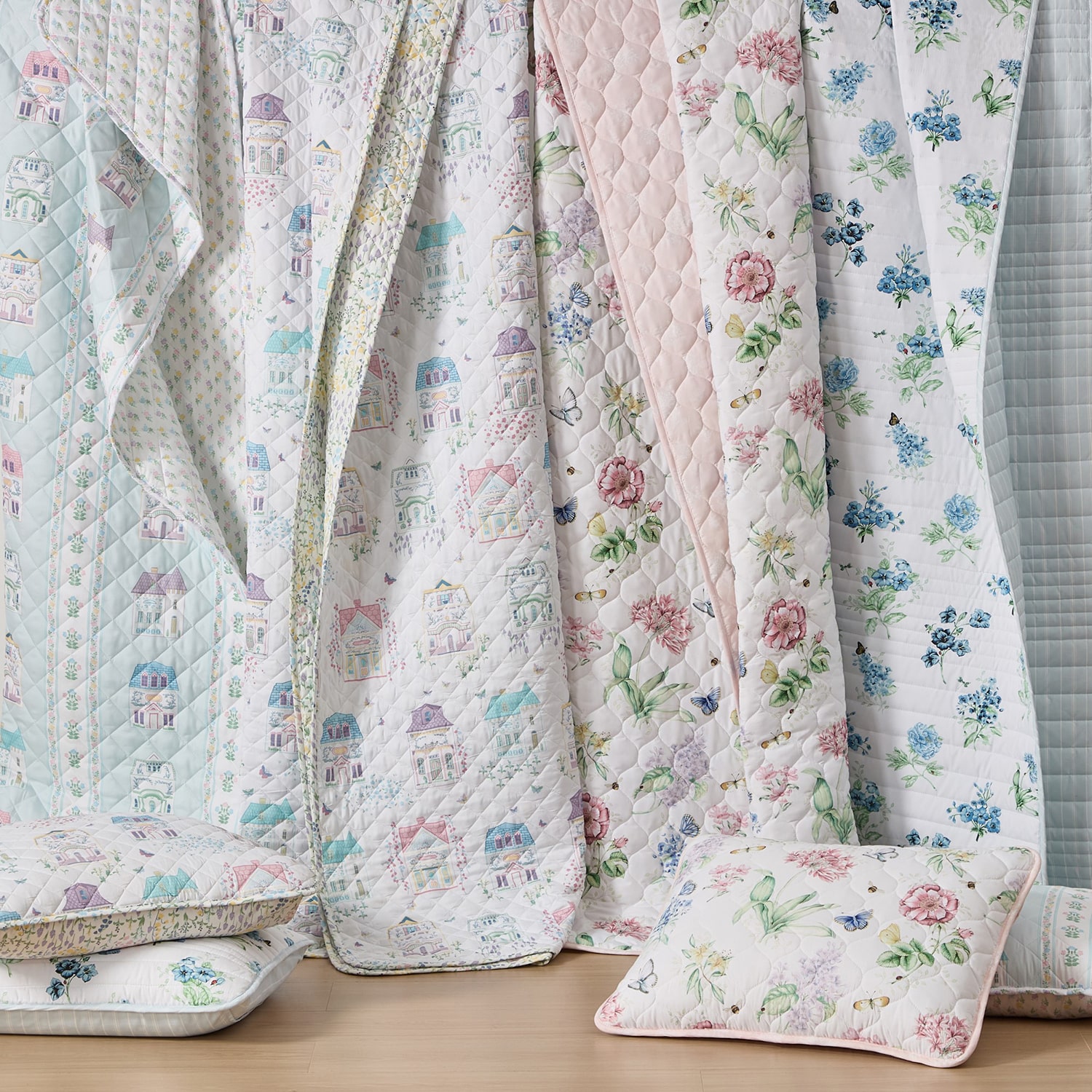 Lenox Printed Reversible Easy Care Wrinkle Resistant Quilt Set
