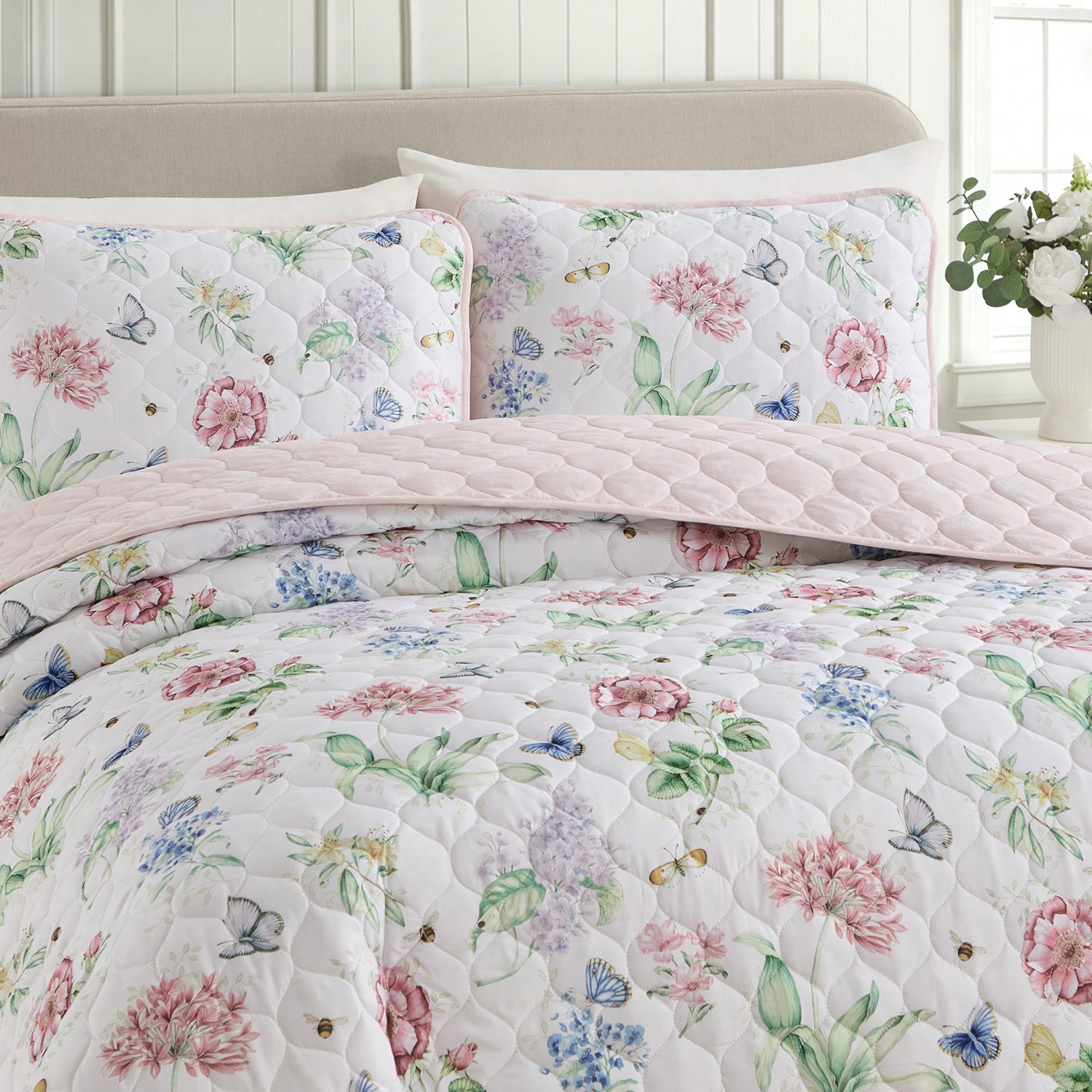 Lenox Printed Reversible Easy Care Wrinkle Resistant Quilt Set