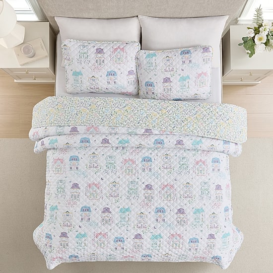 Lenox Spice Village Printed Reversible Easy Care Wrinkle Resistant Quilt Set