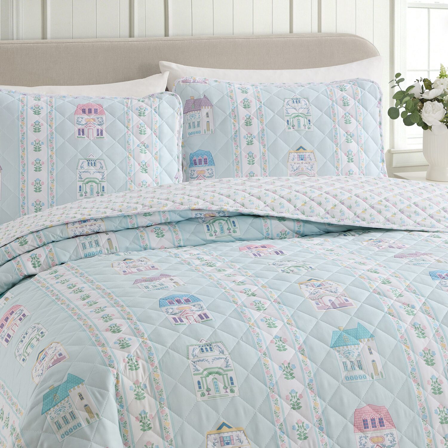 Lenox Printed Reversible Easy Care Wrinkle Resistant Quilt Set