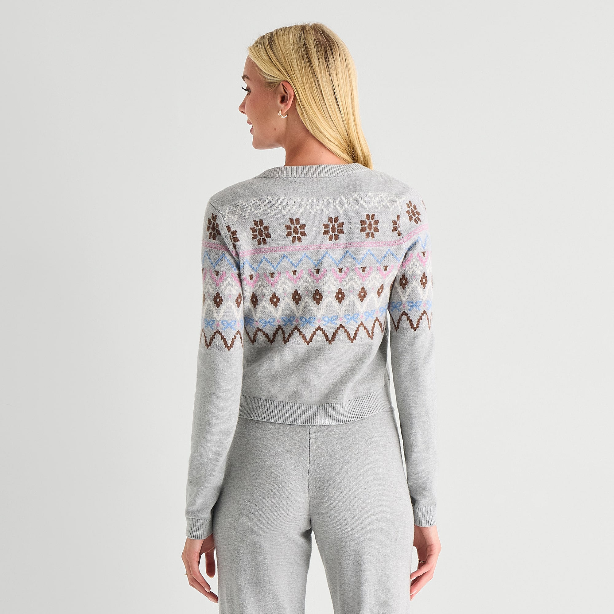 Arizona Juniors Womens Crew Neck Long Sleeve Pullover Sweater