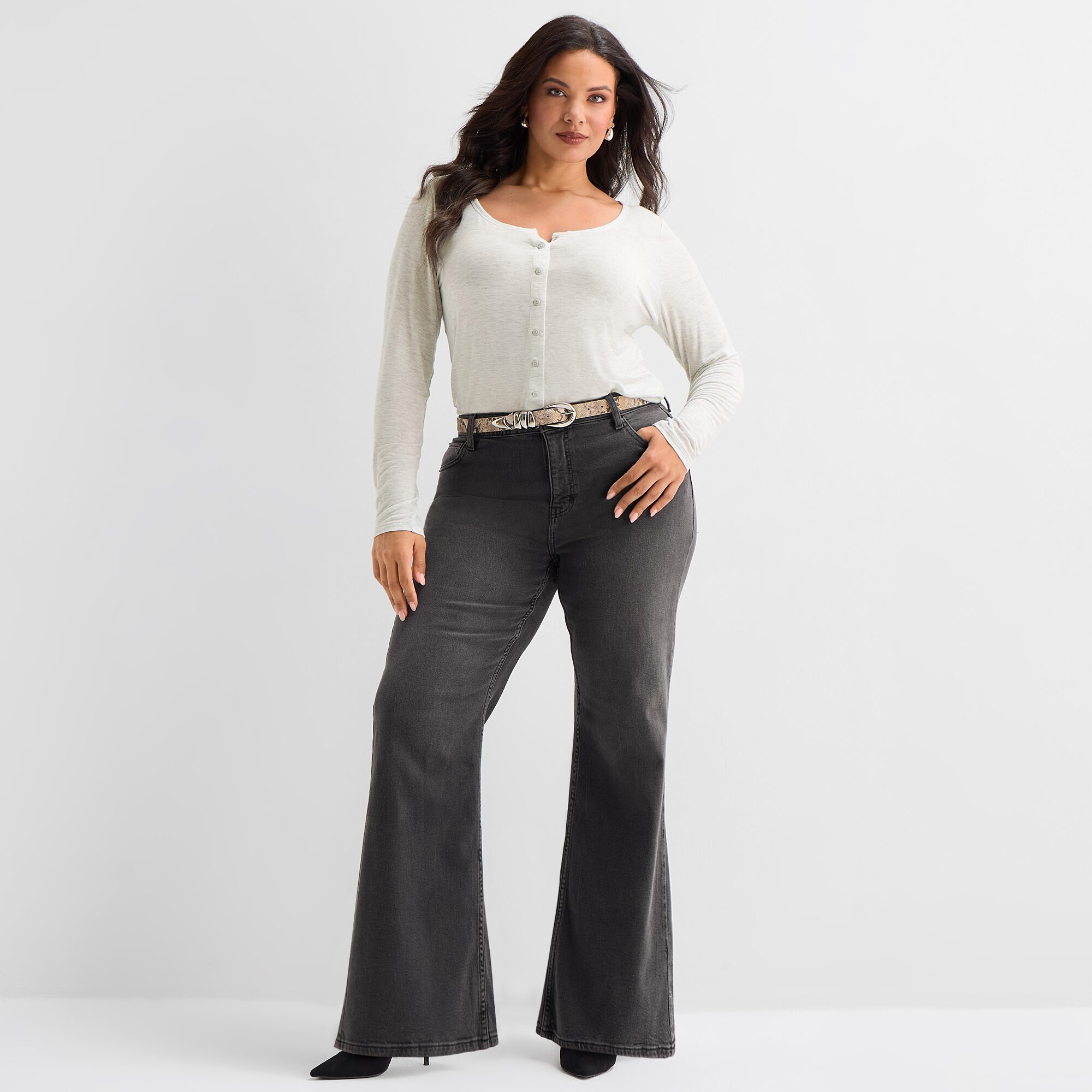 Ashley Graham Womens Plus V Neck Fitted Long Sleeve Button-Down Shirt