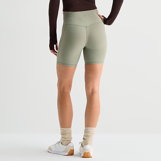 Xersion EverContour+ Womens 6" High Rise Quick Dry Bike Short