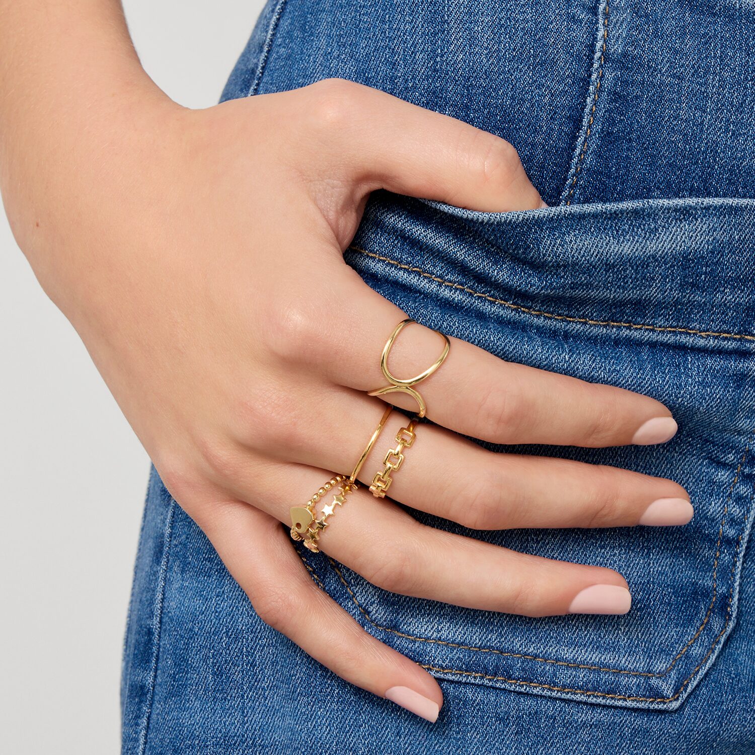Gold Addiction Womens 3.5MM 10K Star Band